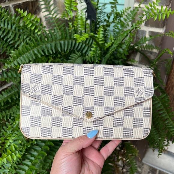 $1200 🅿️🅿️ - Authentic Louis Vuitton Felicie - Picture 4 of 8